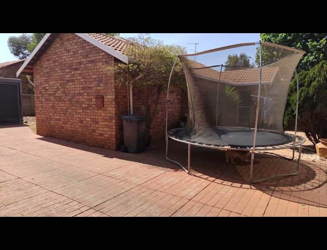 3 BEDROOM HOUSE FOR SALE IN PIERRE VAN RYNEVELD
